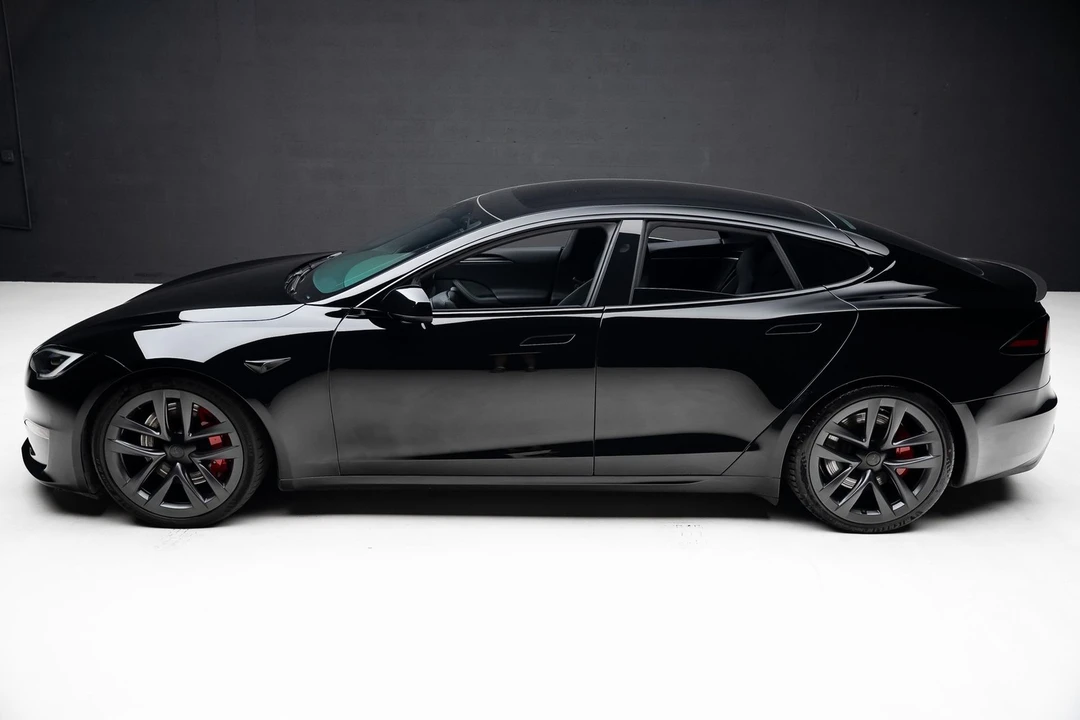 2024 Tesla Model S Plaid - Image 16 of 21