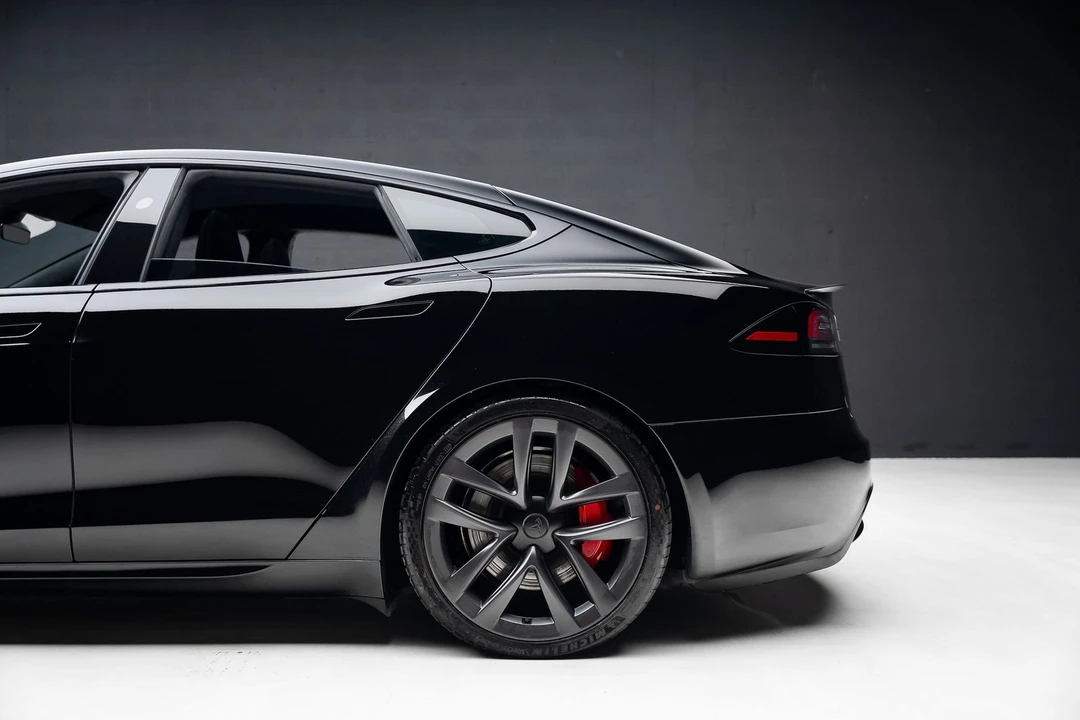 2024 Tesla Model S Plaid - Image 20 of 21