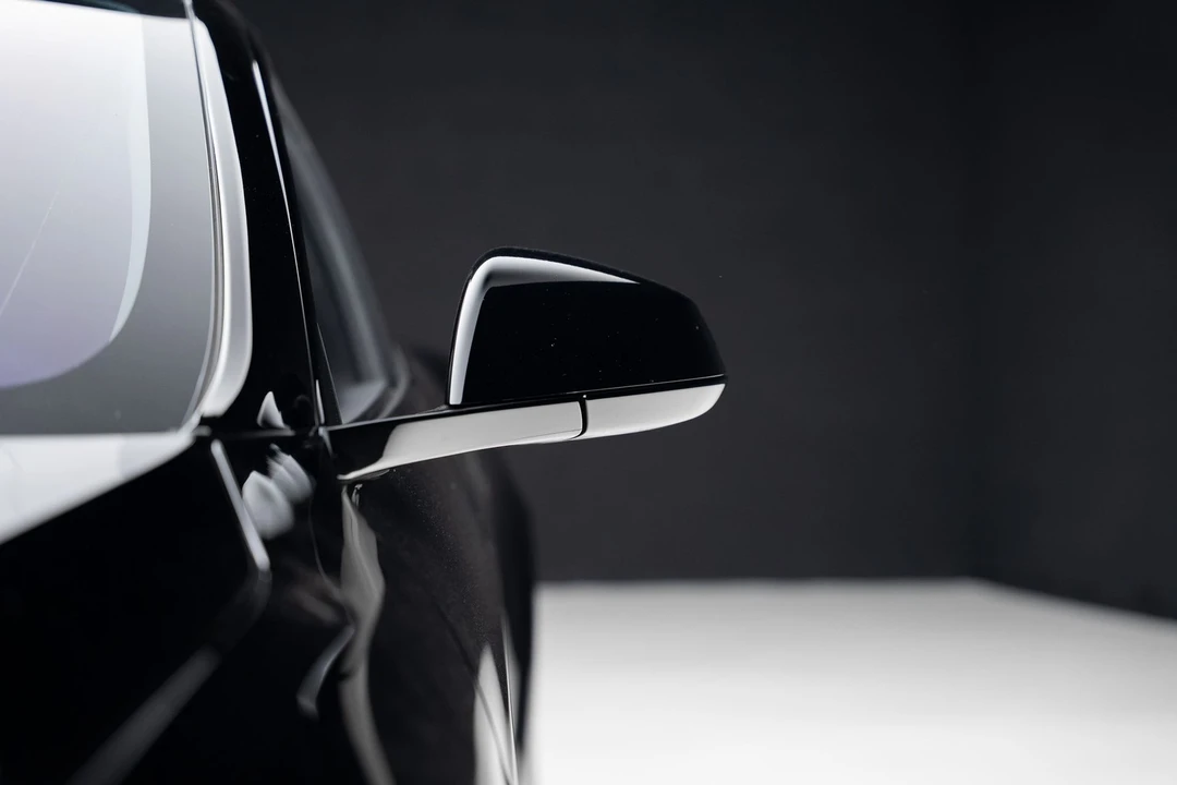 2024 Tesla Model S Plaid - Image 15 of 21