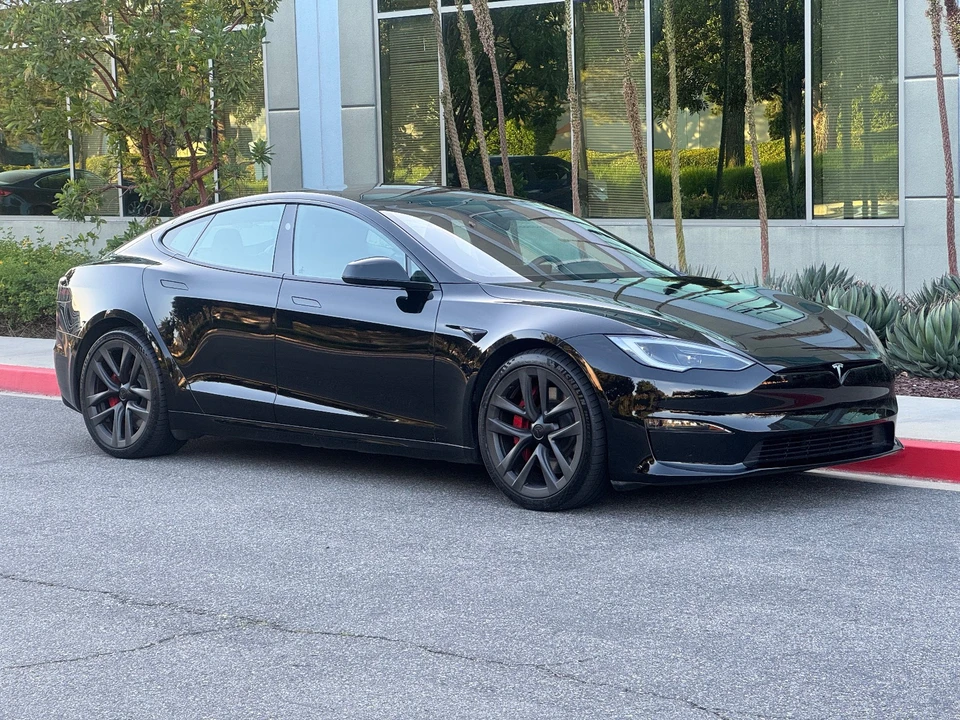 2024 Tesla Model S Plaid - Image 3 of 7