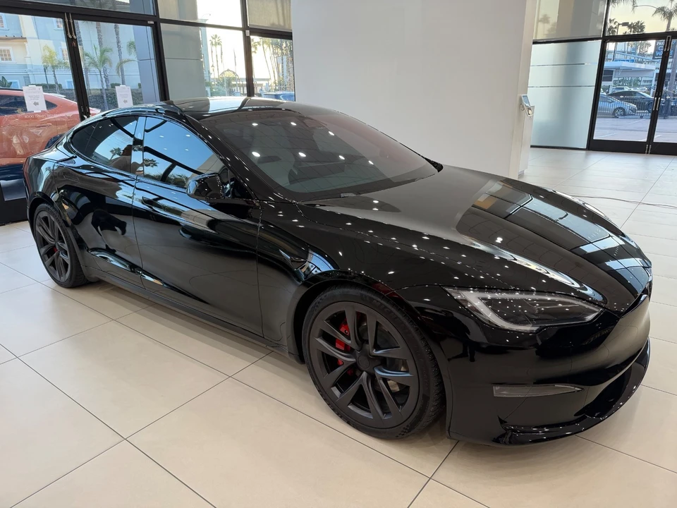 2024 Tesla Model S Plaid - Image 2 of 3