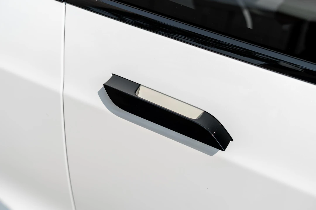 2024 Tesla Model S Plaid - Image 31 of 31
