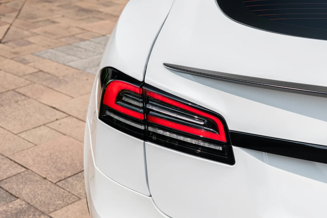 2024 Tesla Model S Plaid - Image 23 of 31
