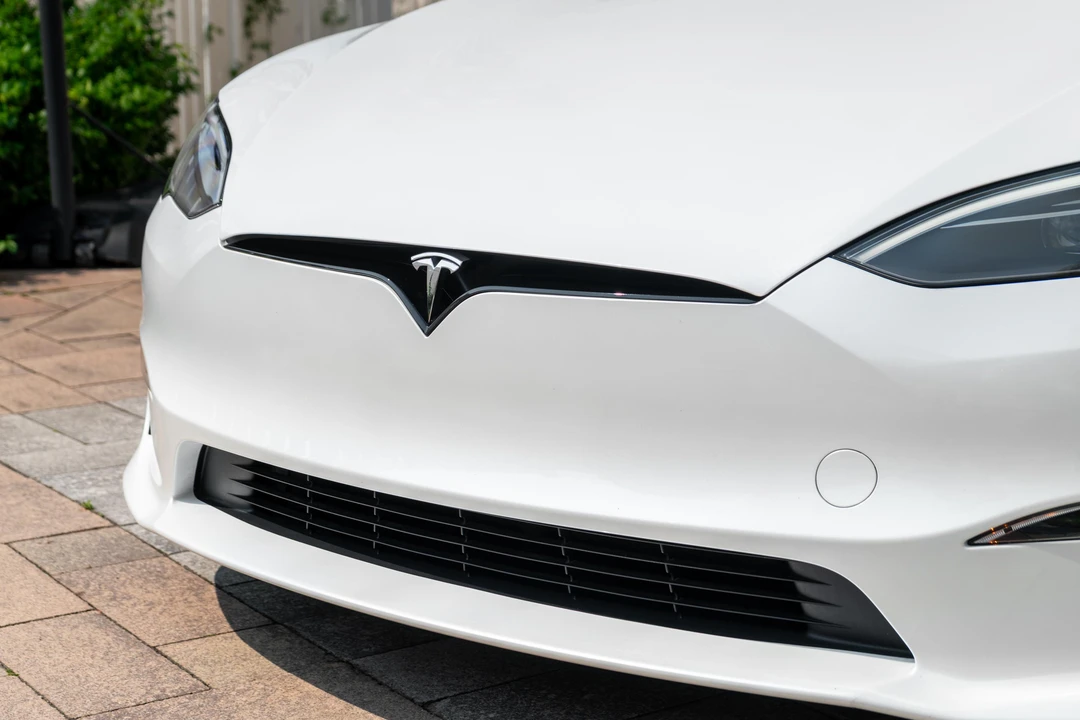 2024 Tesla Model S Plaid - Image 13 of 31