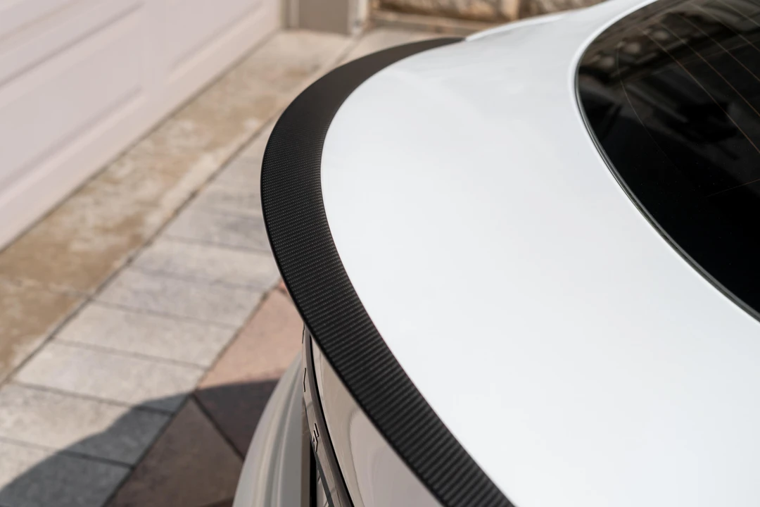 2024 Tesla Model S Plaid - Image 27 of 31