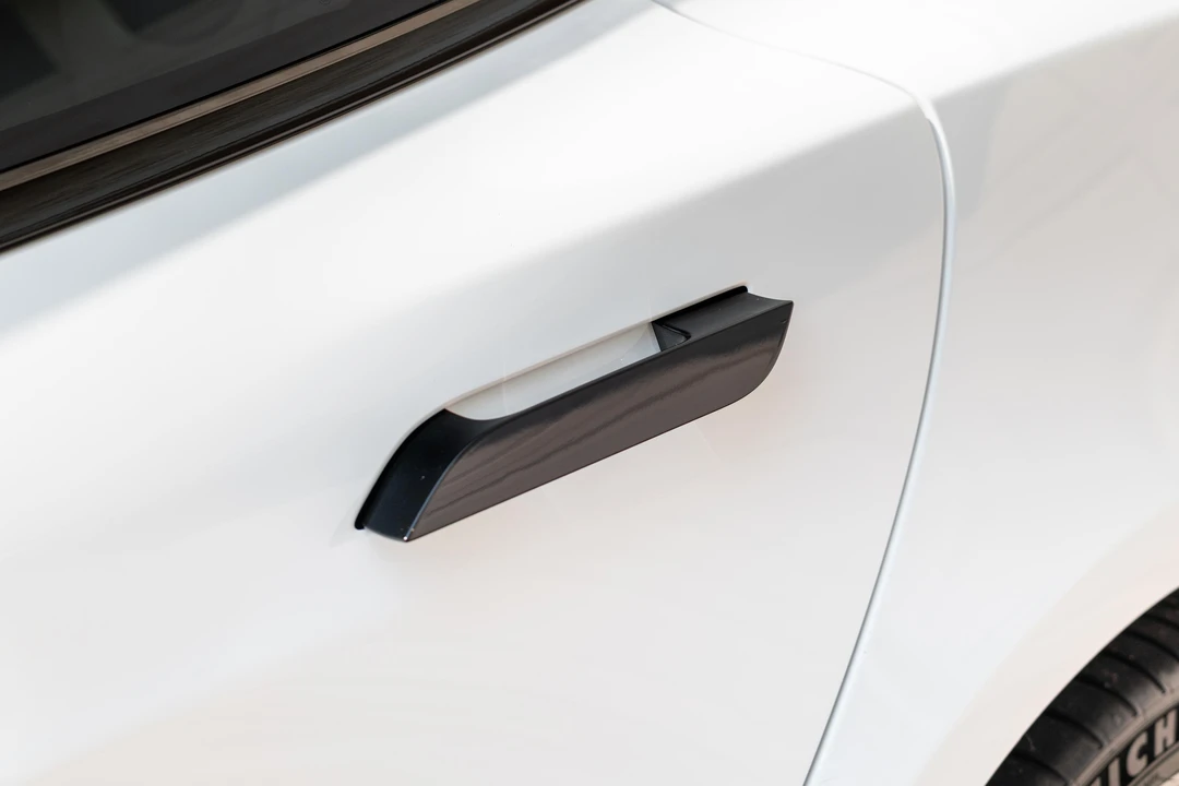 2024 Tesla Model S Plaid - Image 20 of 31