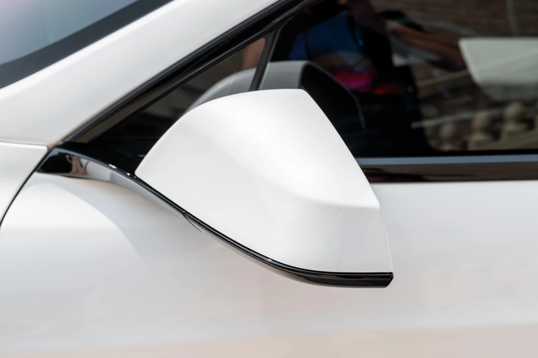 2024 Tesla Model S Plaid - Image 16 of 31