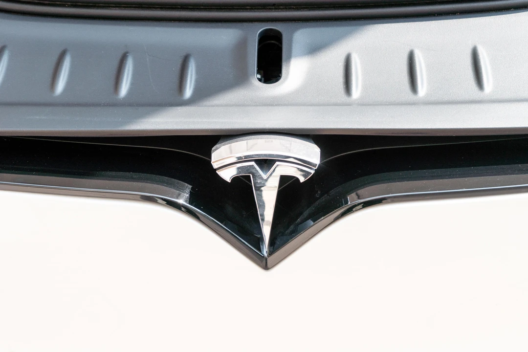 2024 Tesla Model S Plaid - Image 12 of 31