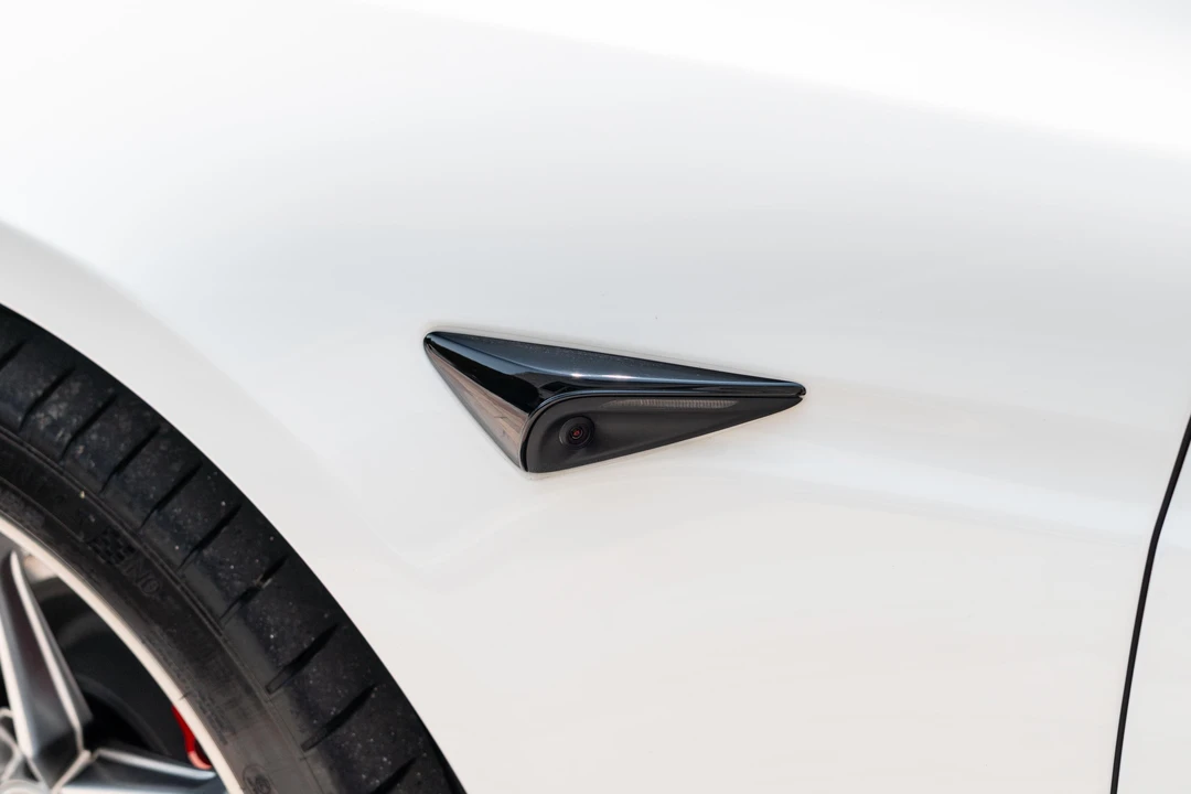 2024 Tesla Model S Plaid - Image 15 of 31