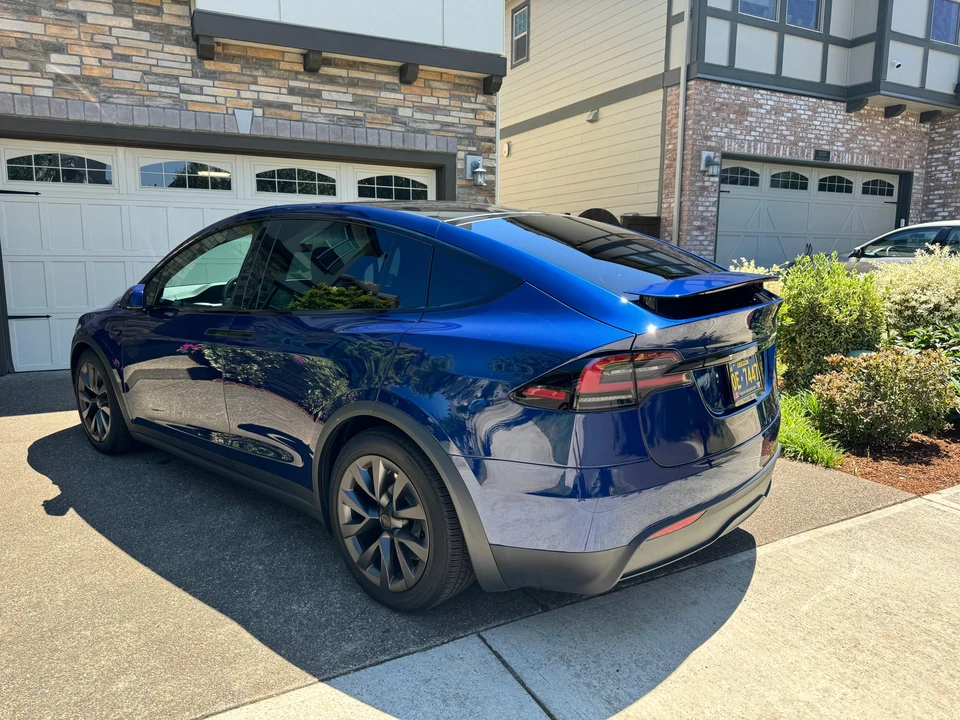 2024 Tesla Model X - Image 11 of 31