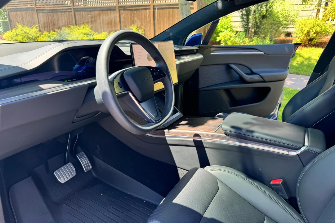 2024 Tesla Model X - Image 25 of 31