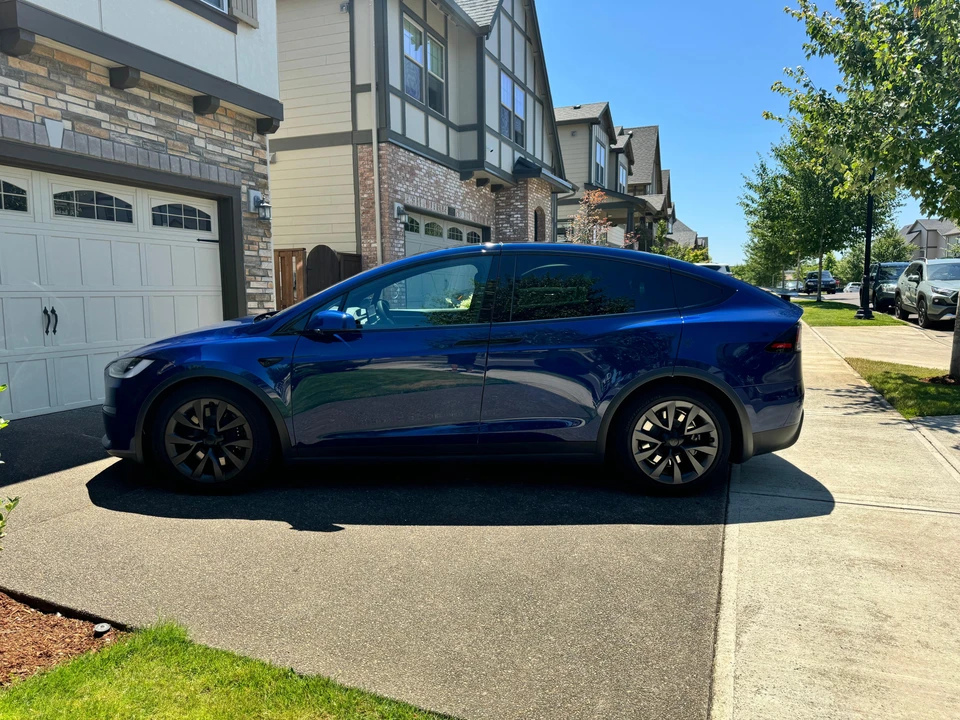 2024 Tesla Model X - Image 10 of 31
