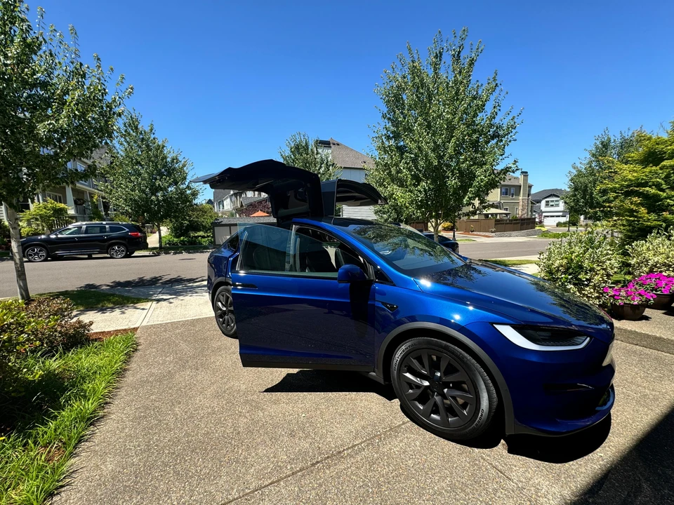 2024 Tesla Model X - Image 15 of 31