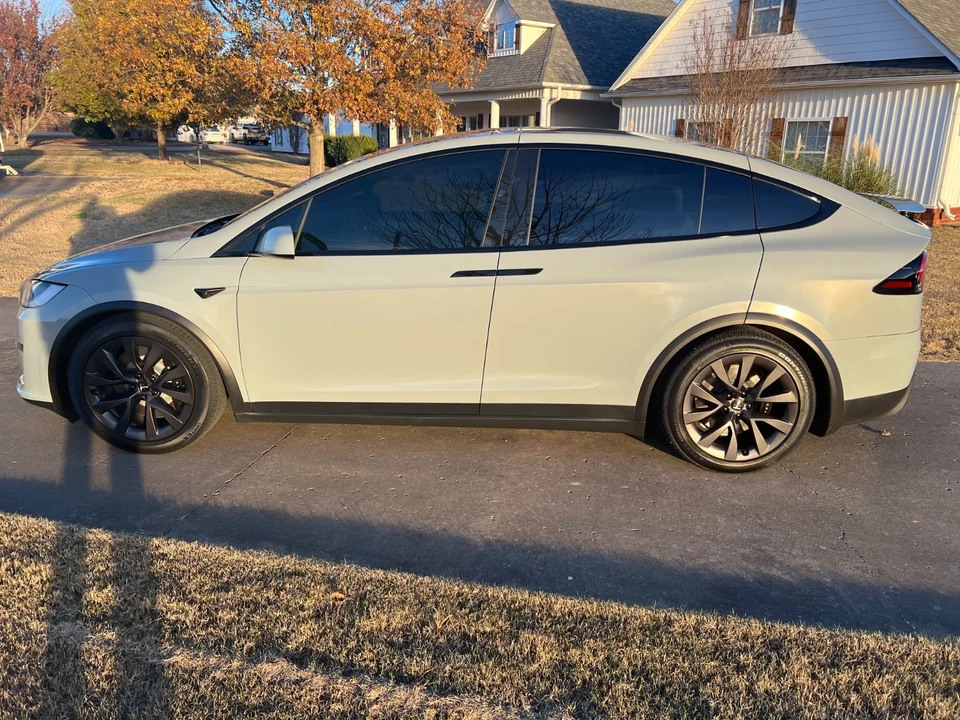 2024 Tesla Model X - Image 2 of 21