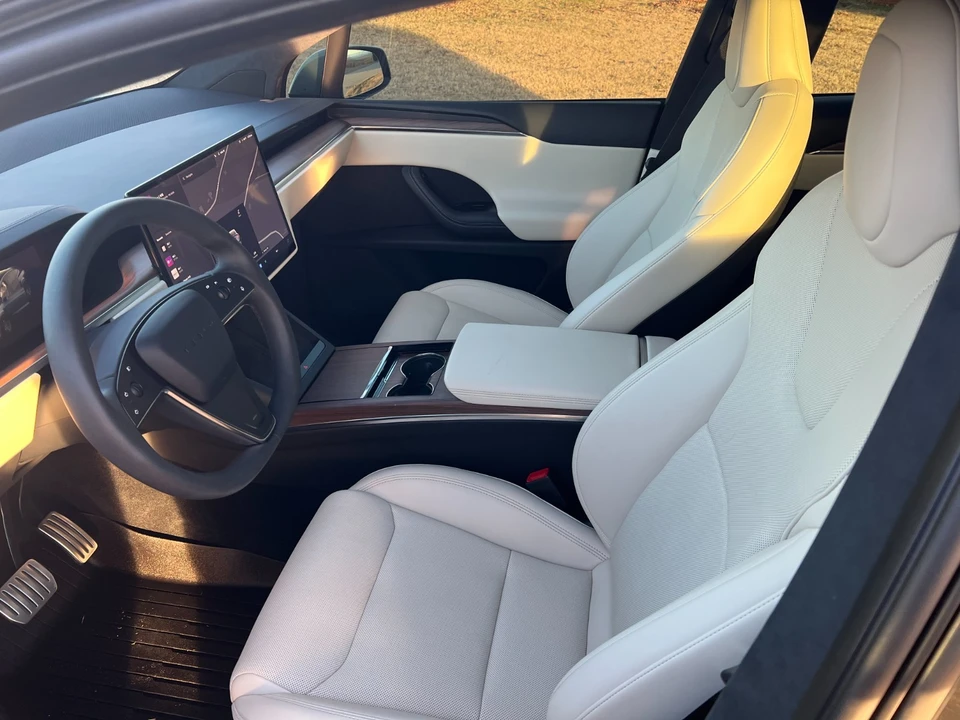 2024 Tesla Model X - Image 12 of 21