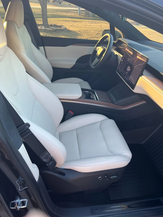 2024 Tesla Model X - Image 15 of 21