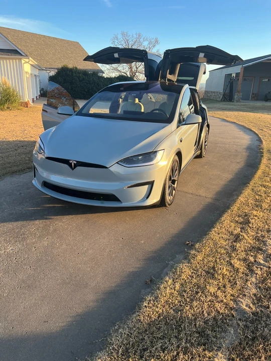 2024 Tesla Model X - Image 11 of 21