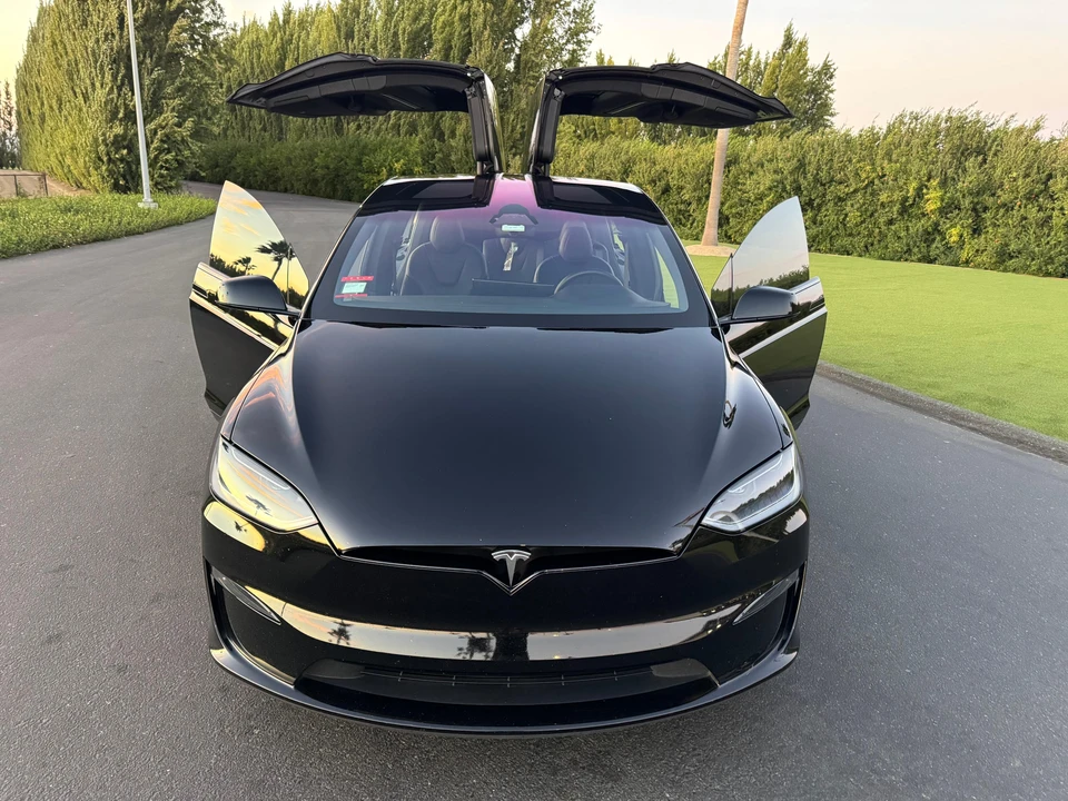 2024 Tesla Model X - Image 15 of 31