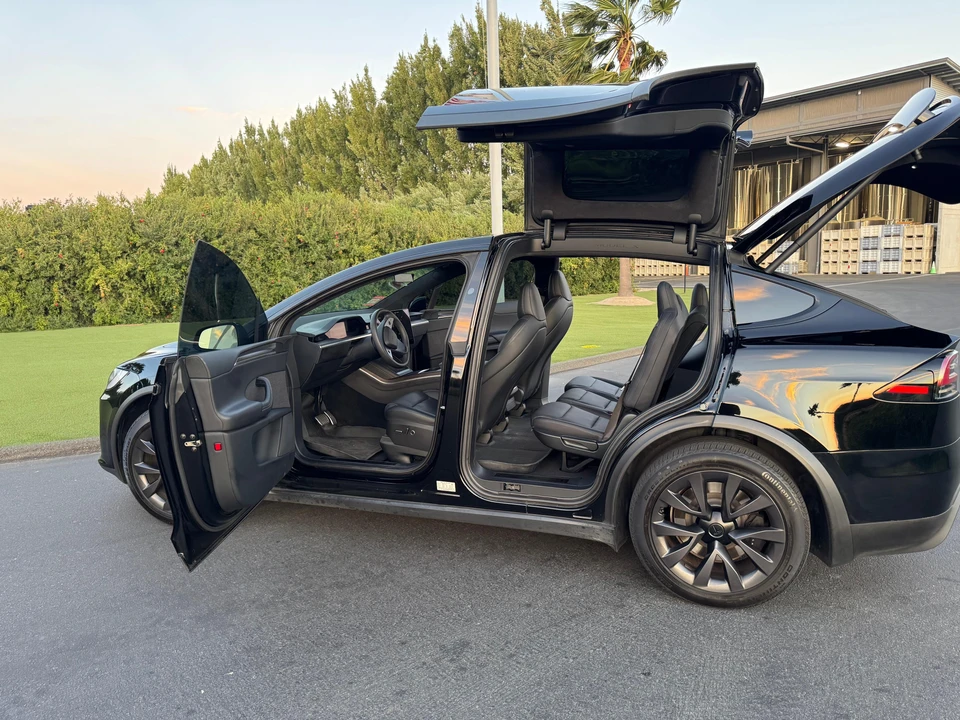 2024 Tesla Model X - Image 16 of 31