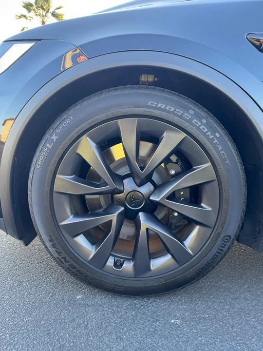 2024 Tesla Model X - Image 28 of 31