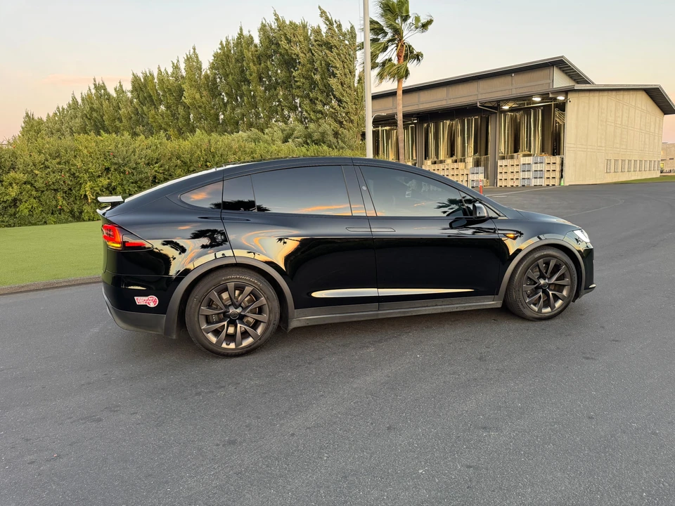 2024 Tesla Model X - Image 11 of 31