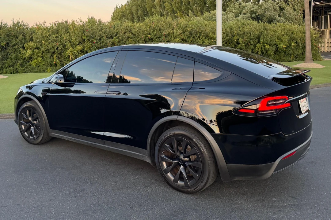 2024 Tesla Model X - Image 4 of 31