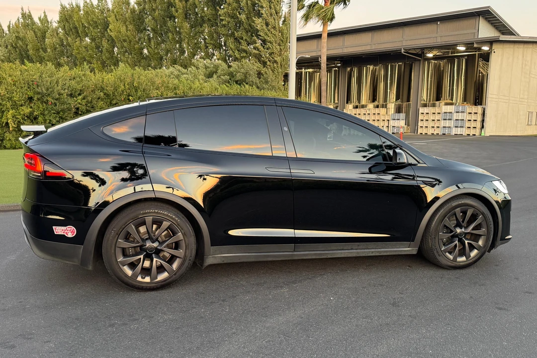 2024 Tesla Model X - Image 3 of 31
