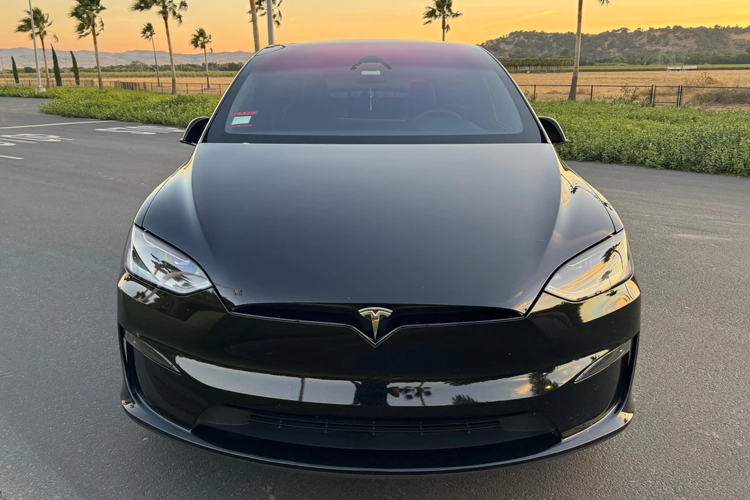 2024 Tesla Model X - Image 2 of 31