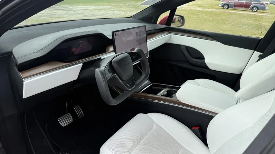2024 Tesla Model X - Image 9 of 11