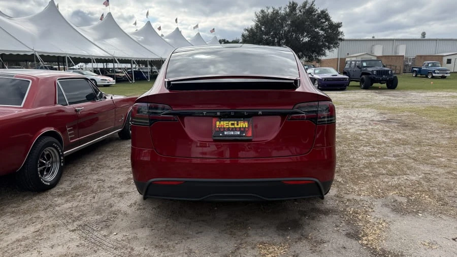 2024 Tesla Model X - Image 5 of 11