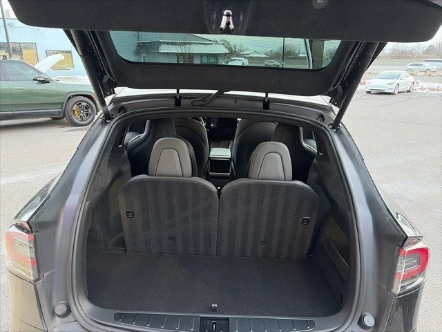 2024 Tesla Model X - Image 17 of 21