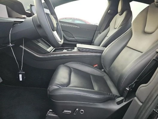 2024 Tesla Model X - Image 5 of 7
