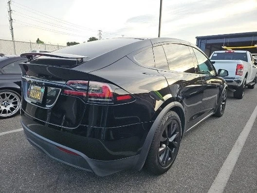 2024 Tesla Model X - Image 3 of 7