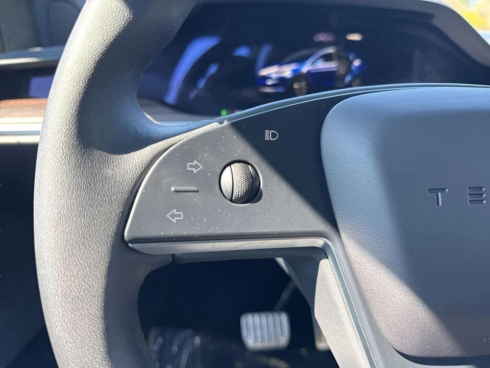 2024 Tesla Model X - Image 16 of 21