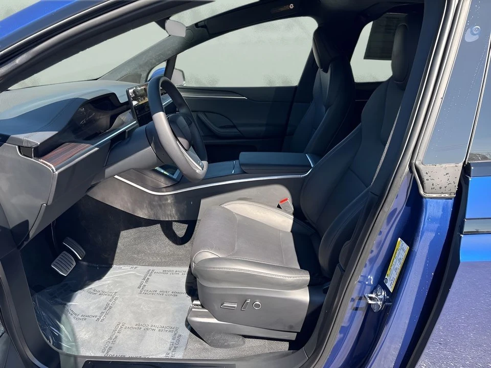 2024 Tesla Model X - Image 9 of 21