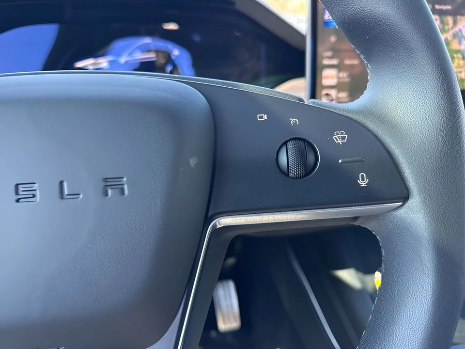 2024 Tesla Model X - Image 17 of 21