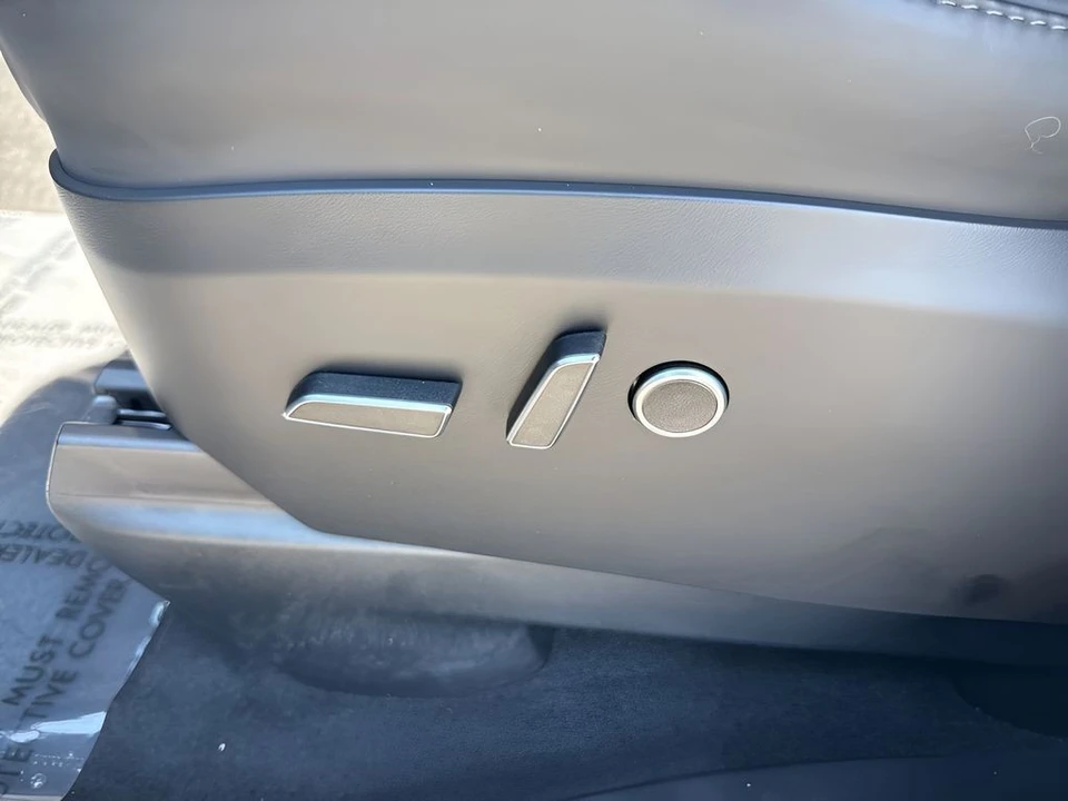 2024 Tesla Model X - Image 10 of 21