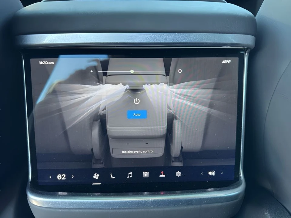 2024 Tesla Model X - Image 12 of 21