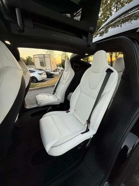2024 Tesla Model X Plaid - Image 11 of 17