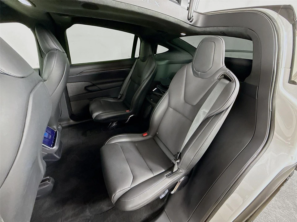 2024 Tesla Model X Plaid - Image 10 of 21