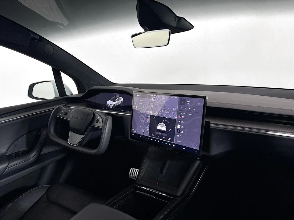 2024 Tesla Model X Plaid - Image 15 of 21