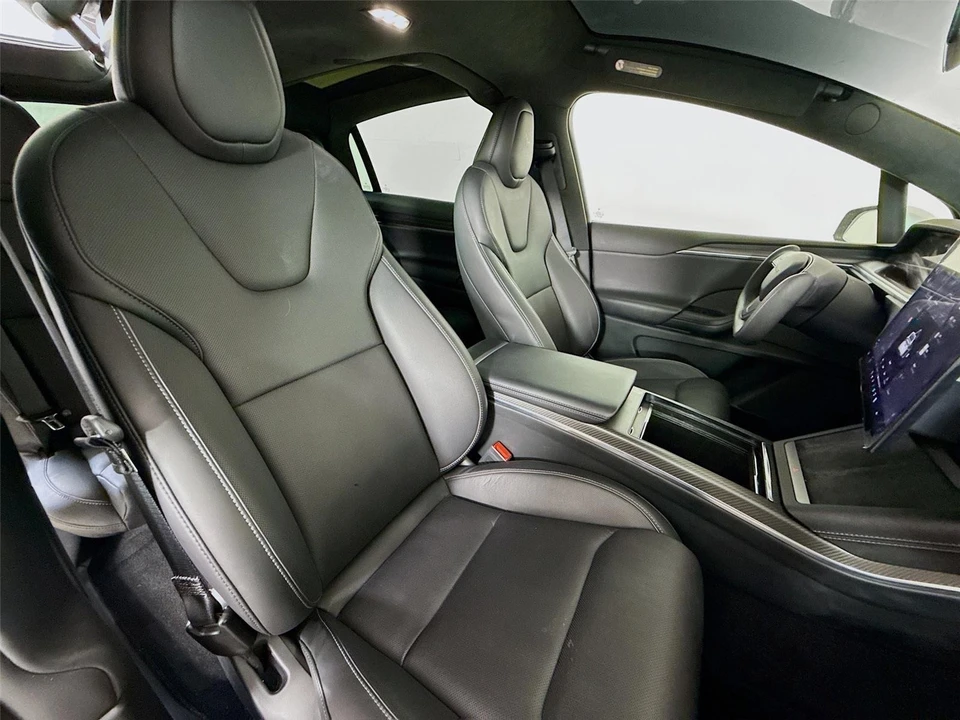 2024 Tesla Model X Plaid - Image 14 of 21