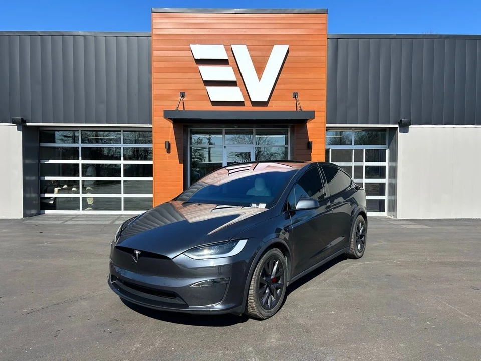 2024 Tesla Model X Plaid - Image 2 of 20