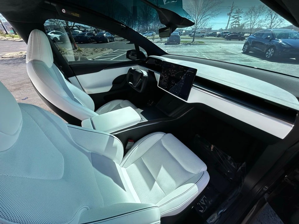 2024 Tesla Model X Plaid - Image 16 of 20