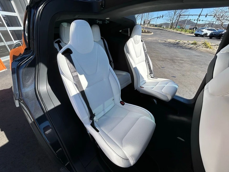 2024 Tesla Model X Plaid - Image 13 of 20
