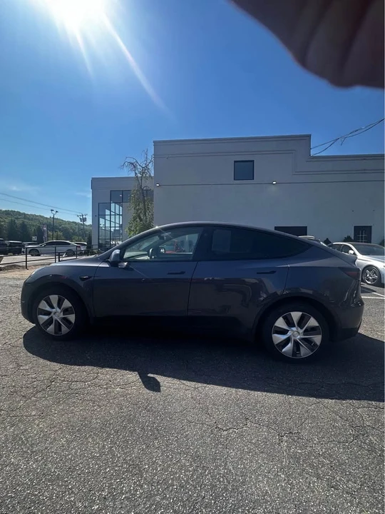 2024 Tesla Model Y - Image 4 of 12
