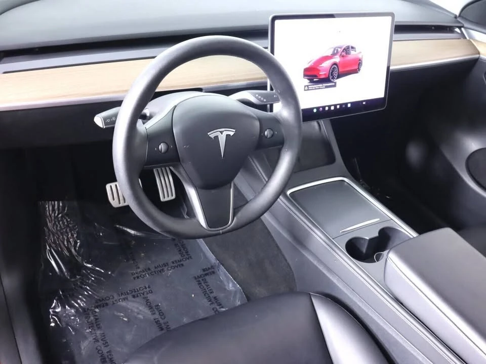 2024 Tesla Model Y - Image 9 of 20