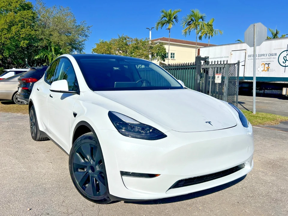 2024 Tesla Model Y - Image 2 of 21