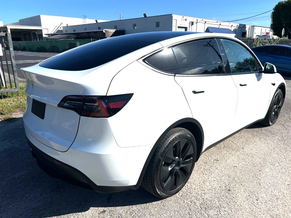 2024 Tesla Model Y - Image 8 of 21