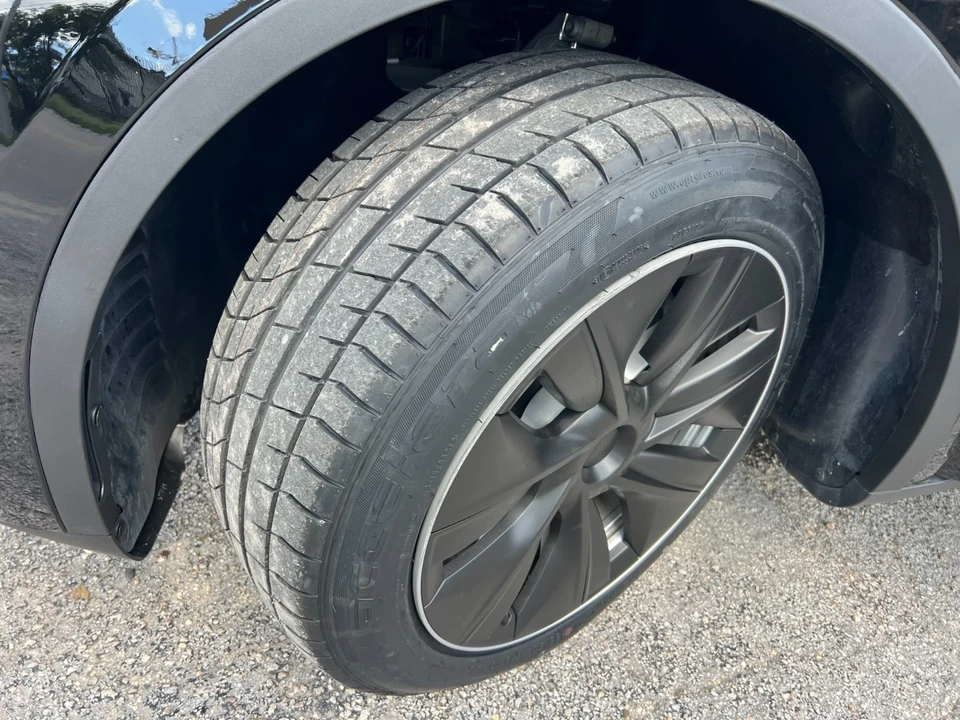 2024 Tesla Model Y - Image 10 of 21